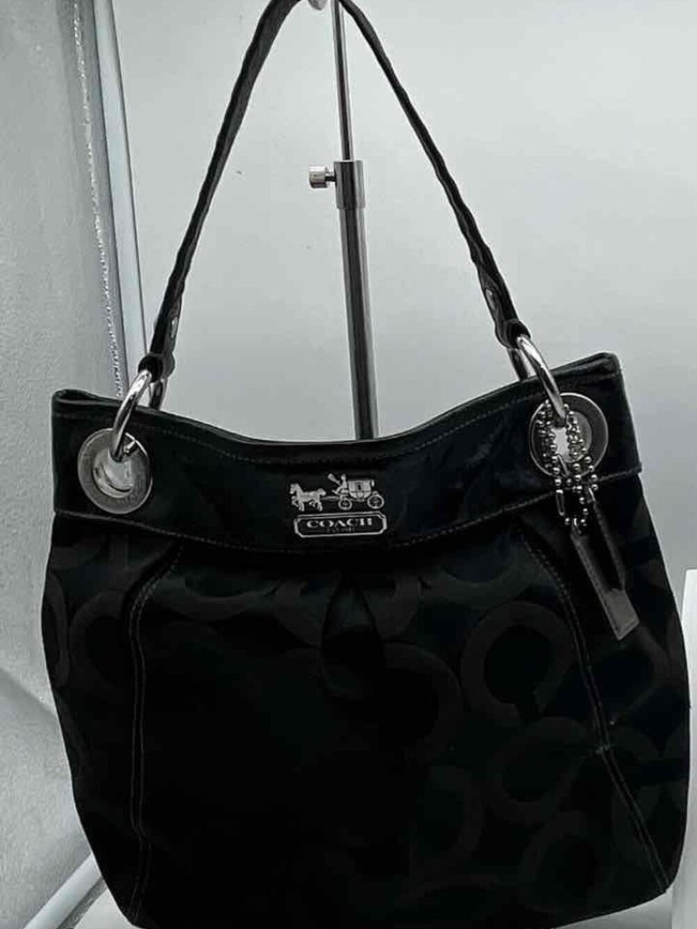 Coach Black Leather Signature Classic Shoulder Bag